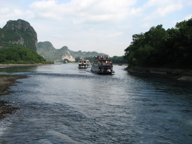 rivertourboats.jpg